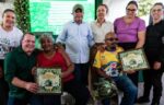 Max Russi e prefeito Adelcino entregam casas adaptadas em Pontal do Araguaia; vídeo
