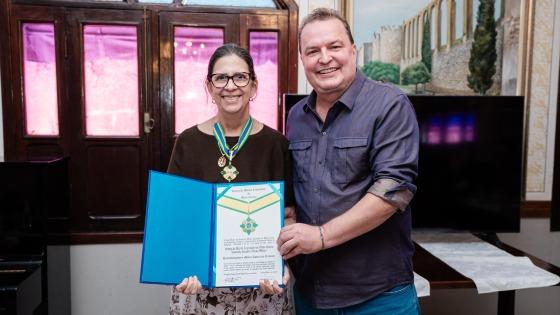 Max Russi homenageia desembargadora Maria Aparecida com a Comenda Filinto Müller