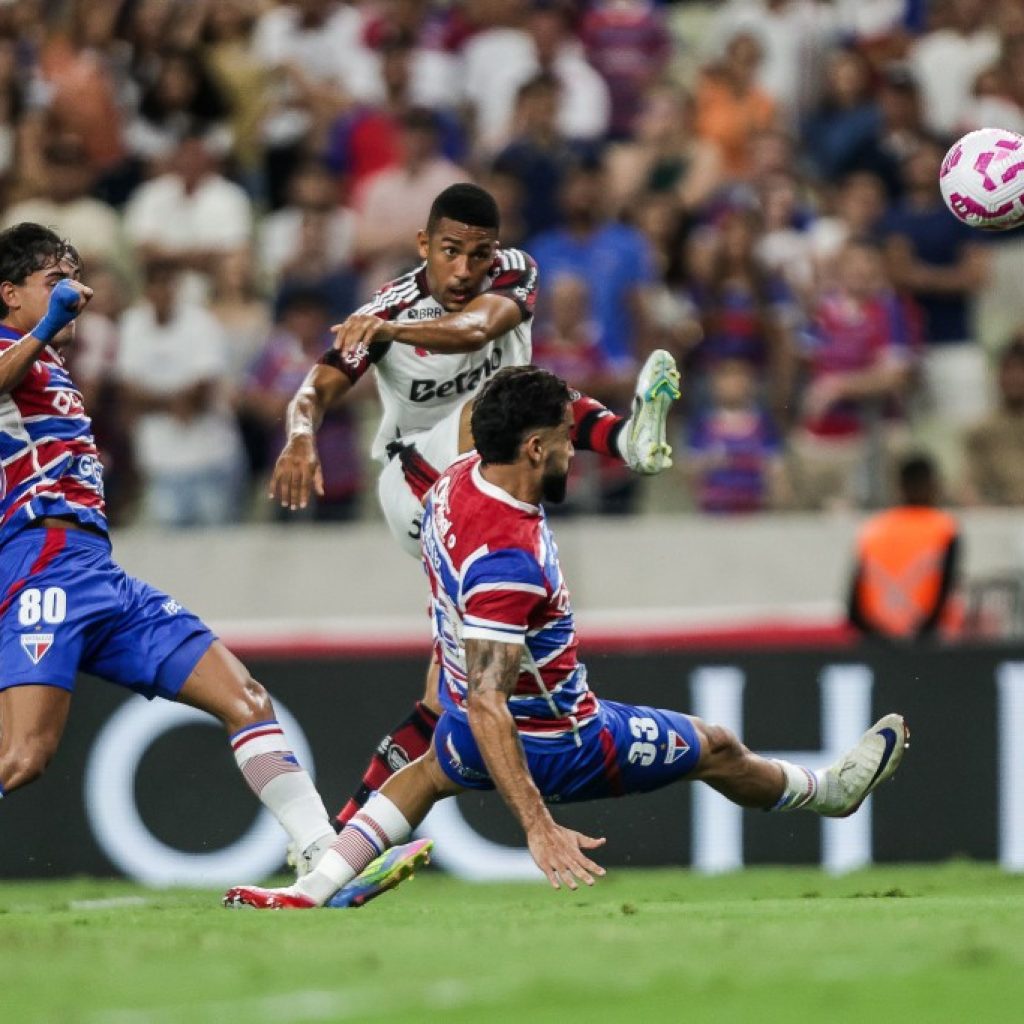 Flamengo perde para o Fortaleza; Palmeira segue líder do Brasileirão